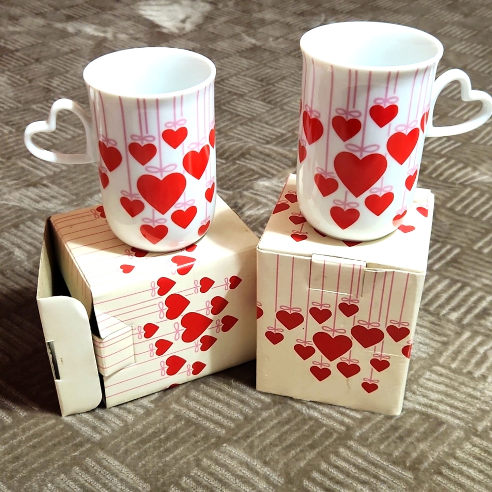 Heart Mugs Set if 2 from Mervyn's 1990's NIB - Picture 1 of 7